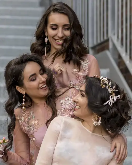 Sydney Sweeney: American Eagle Jeans Ad, Backlash, & Why She Avoids Politics